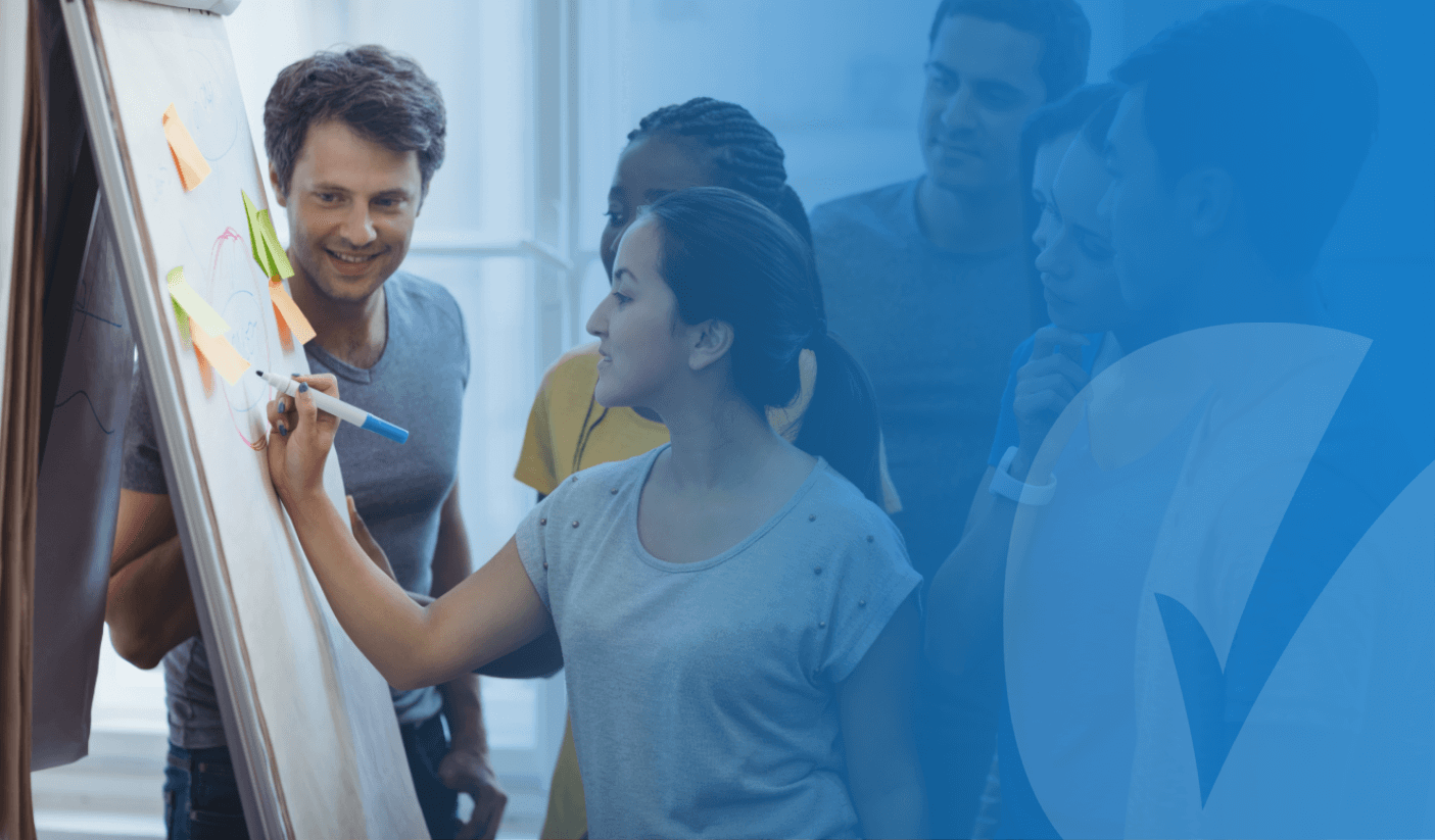 Como desenvolver competências de liderança e trabalho em equipa?